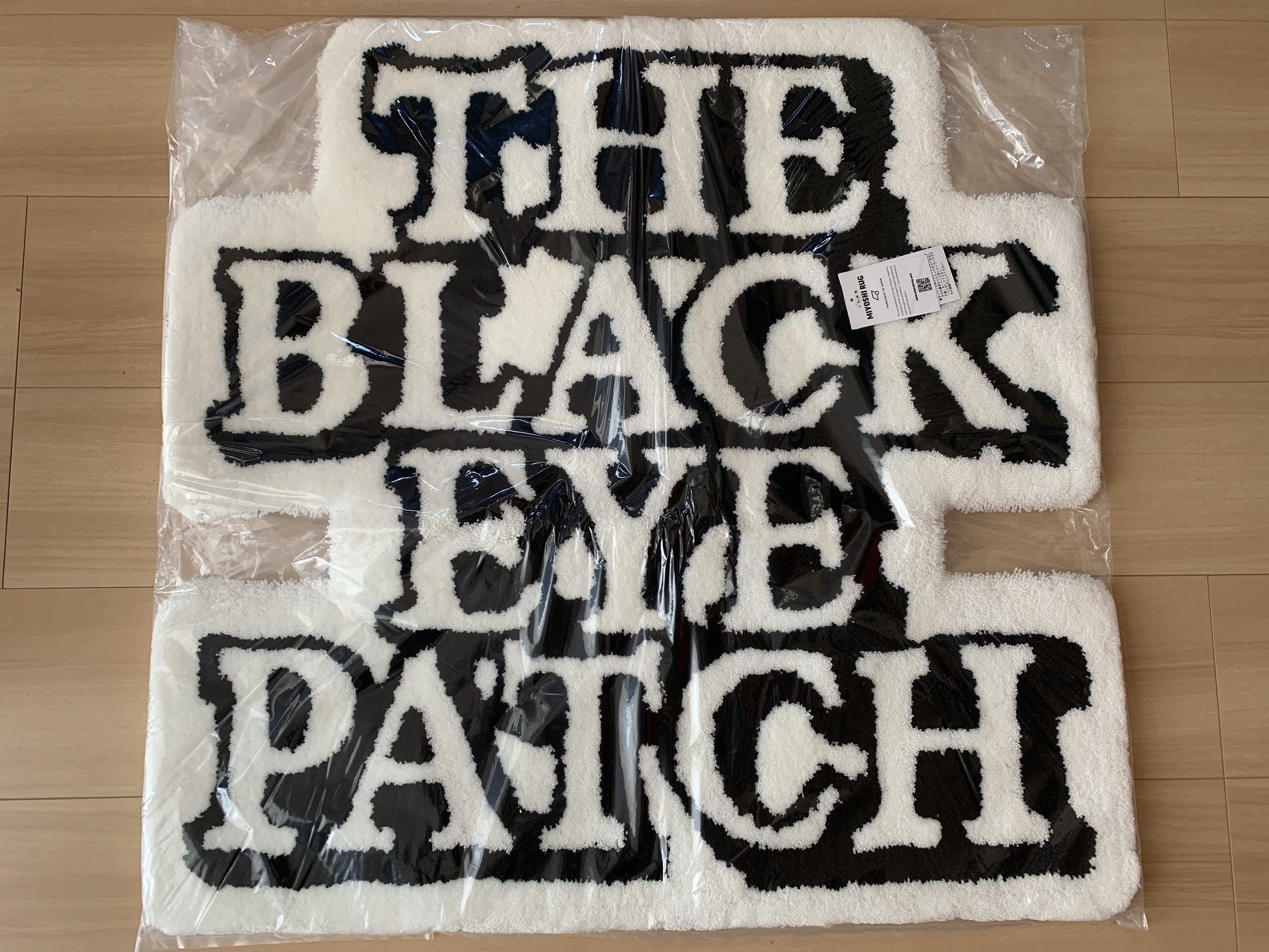 送料無料！BlackEyePatch / OG LABEL RUG REGULAR WHITE ...