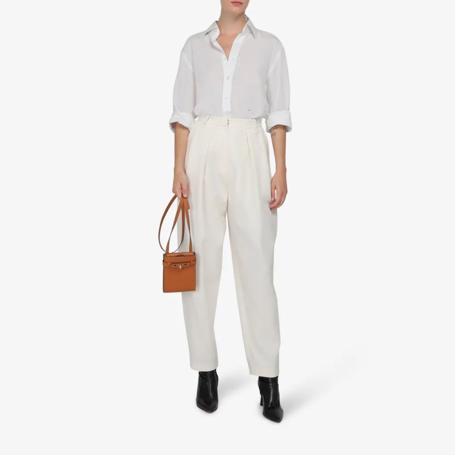 Valextra】SLIM B-TRACOLLINA ショルダーバッグ 直営店買付け Valextra】SLIM B-TRACOLLINA ショルダーバッグ 直営店買付け