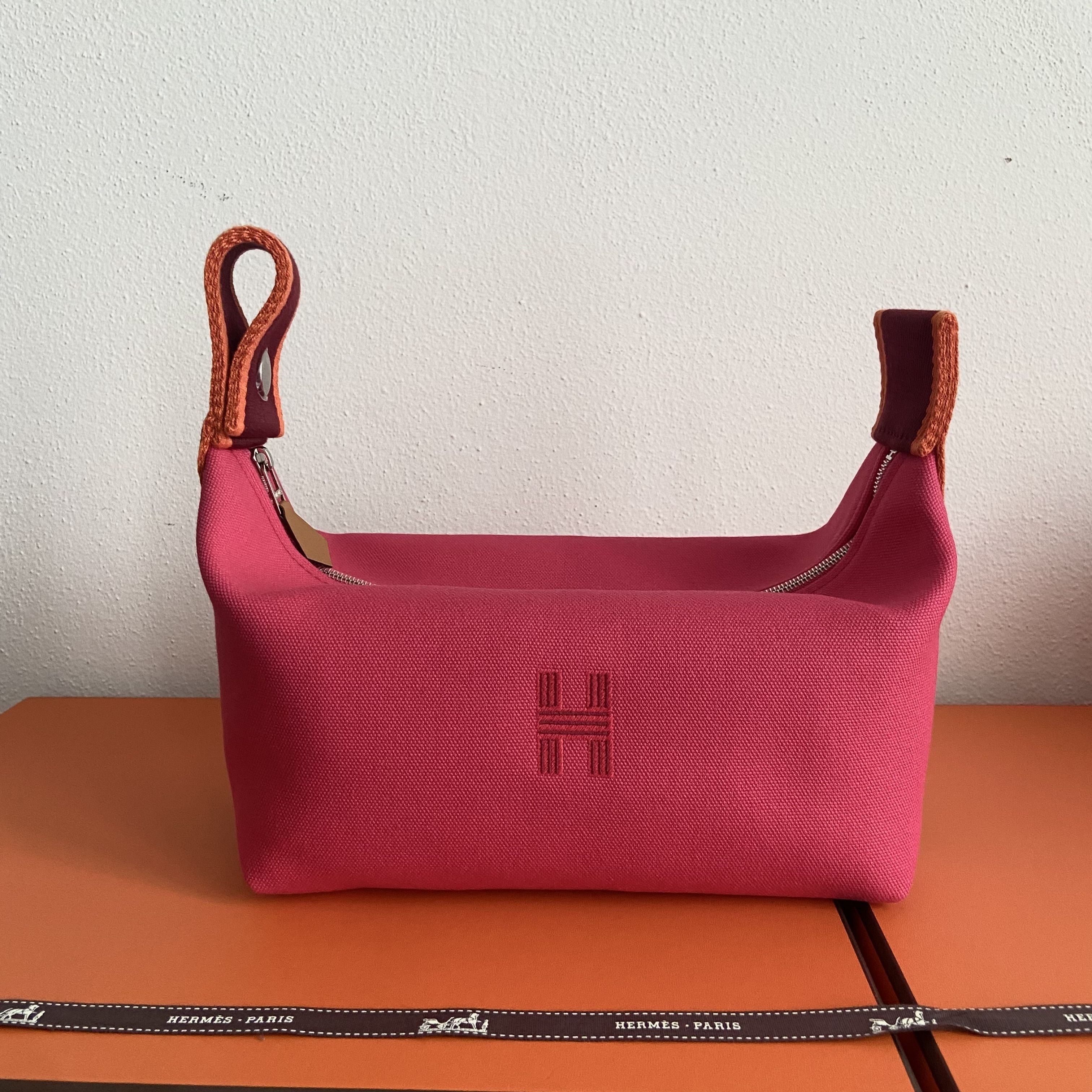 HERMES】ブリッド・ア・ブラック トラベル ポーチ PM Hibiscus (HERMES 新発売の 【うりボー様】ブリッドアブラック PM ハイビスカス ハンドバッグ