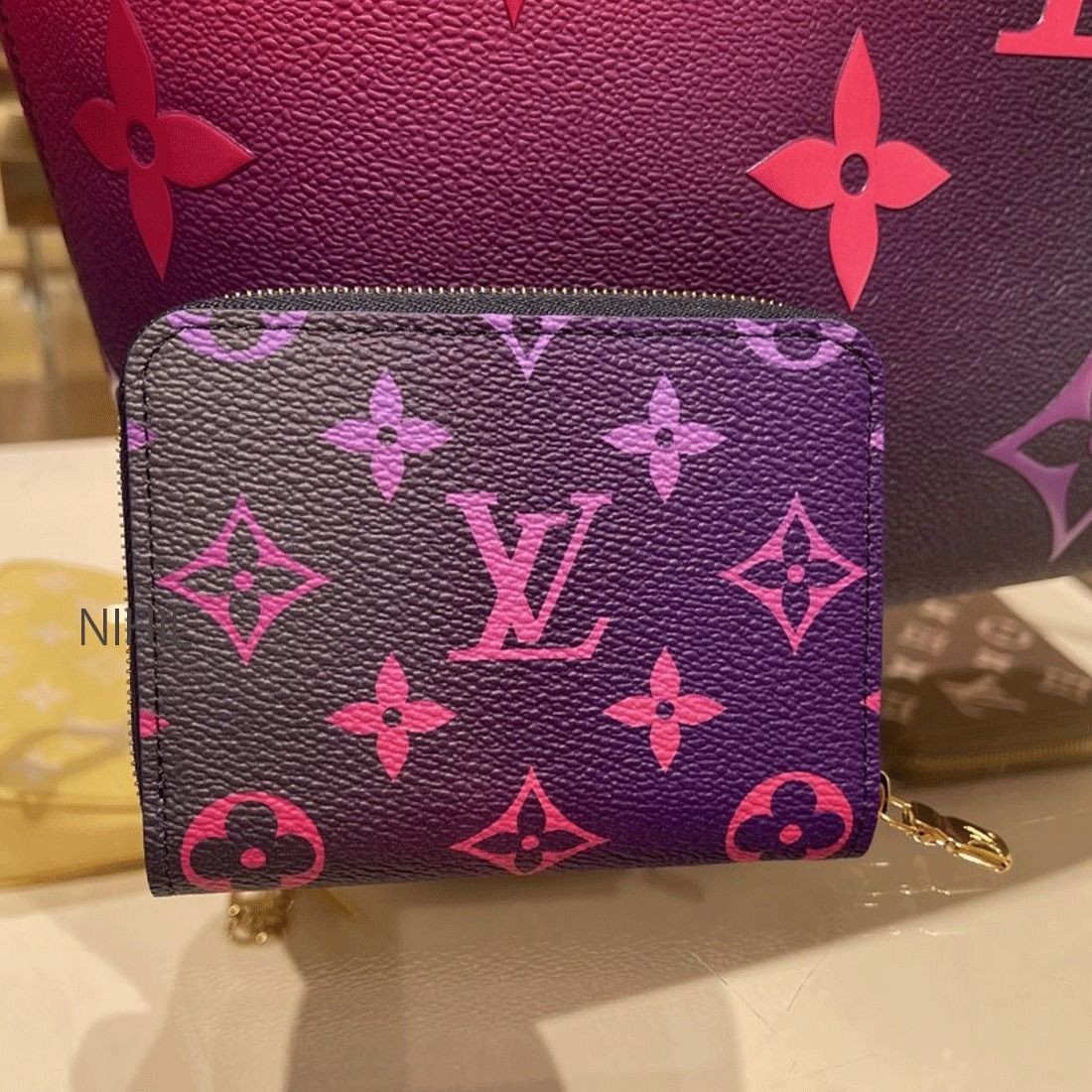 新作・関税・送料込【限定VIP予約】LV◇ジッピーコインパース (Louis ...