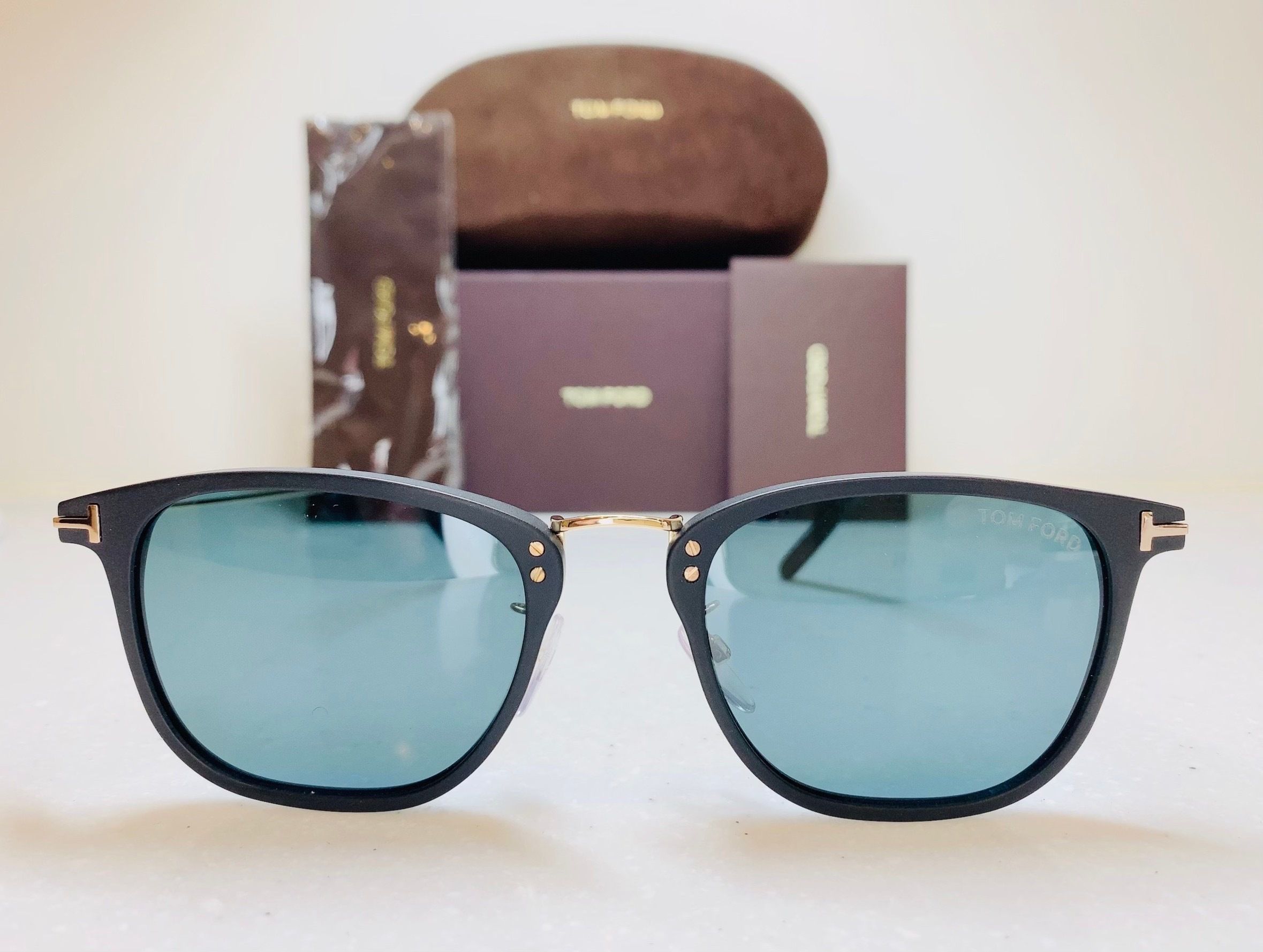 TOMFORD トムフォード サングラス メガネ高級メガネ FT0672 02N (TOM TOMFORD トムフォード サングラス メガネ高級メガネ FT0672 02N (TOM