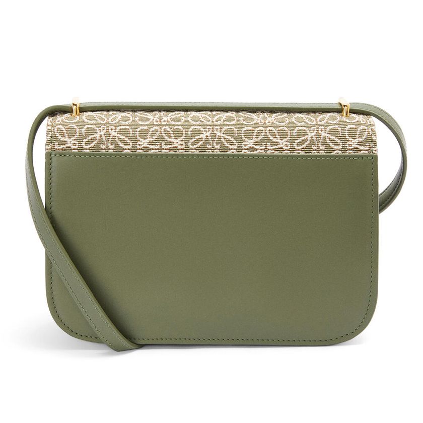 １点限り！累積売上第１位【LOEWE】カードホルダー C499322X03 パズル プレーン カードホルダー（クラシックカーフ） ブラック