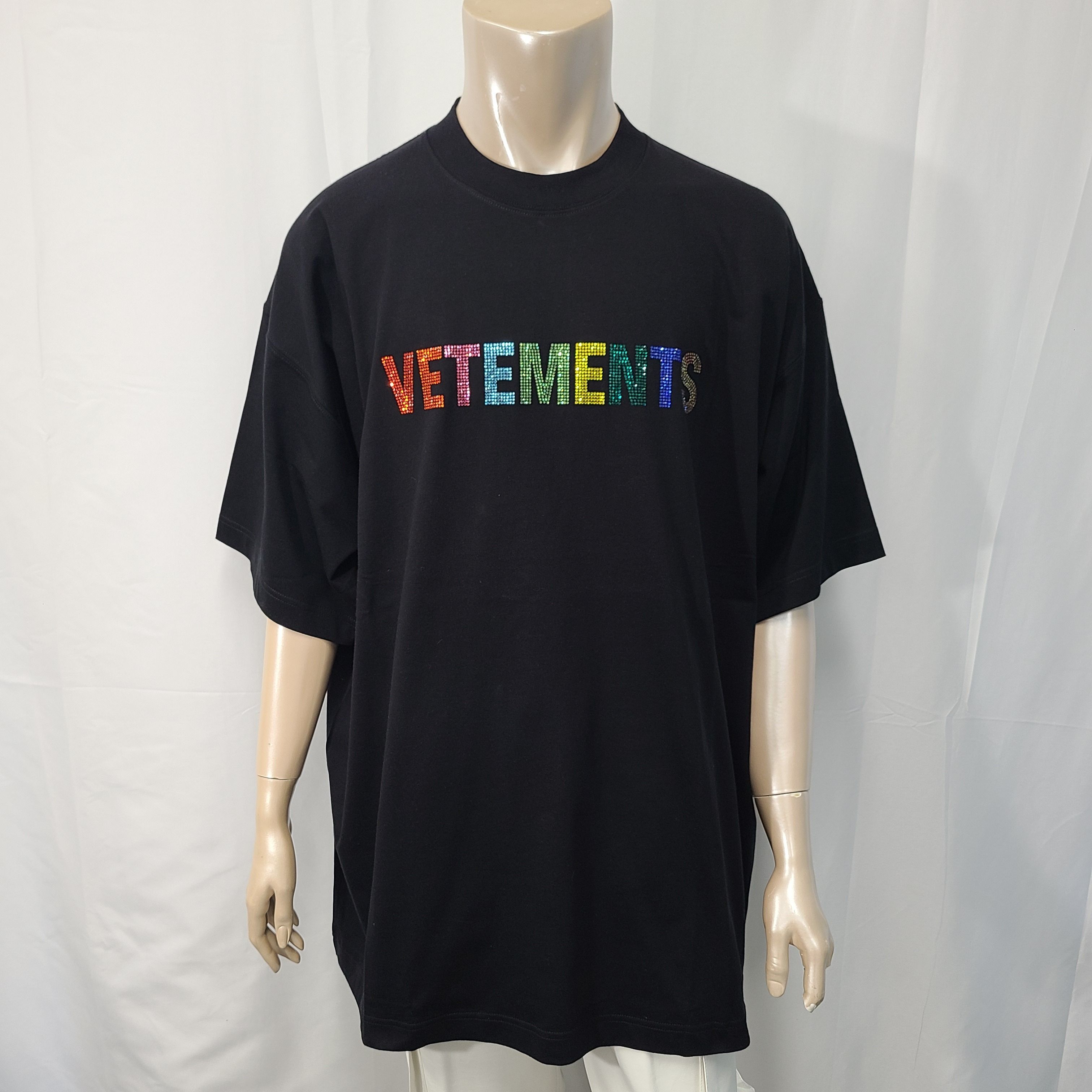 VETEMENTS】 関税込☆Rainbow Crystal Logo T☆UE52TR510B