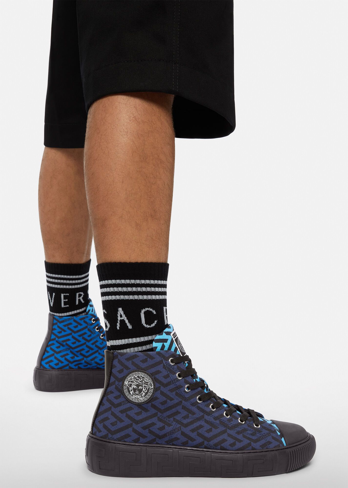 直営店買付☆VERSACE☆グレカ ハイトップ スニーカー☆コットン 直営店買付☆VERSACE☆グレカ ハイトップ スニーカー☆コットン