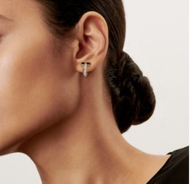 22年新作】Tiffany T フープピアス ホワイトゴールド (HERMES/ピアス