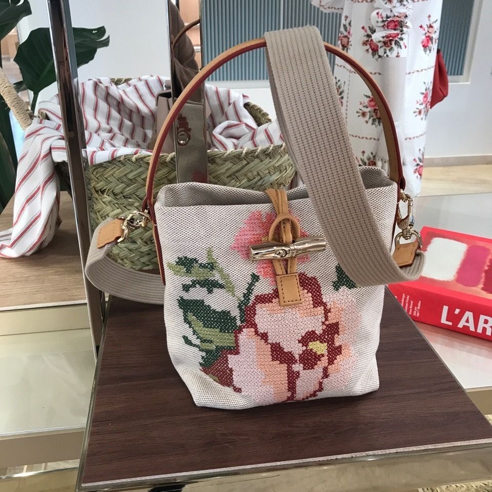 Longchamp】ロゾ エッセンシャル フルール バケットバッグ S ...