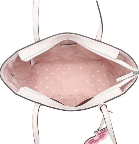 セールkate spade Danaフラワータグチャーム付トートバッグ セールkate spade Danaフラワータグチャーム付トートバッグ