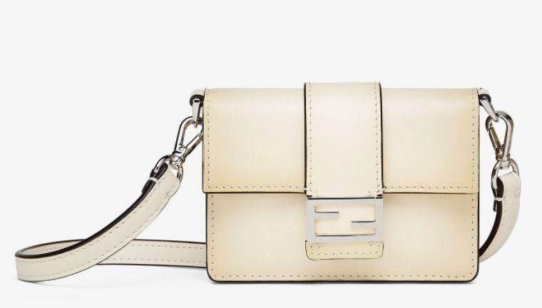 FENDI☆マイクロ フラット バゲット レザー バッグ (FENDI/ショルダー FENDI☆マイクロ フラット バゲット レザー バッグ (FENDI/ショルダー