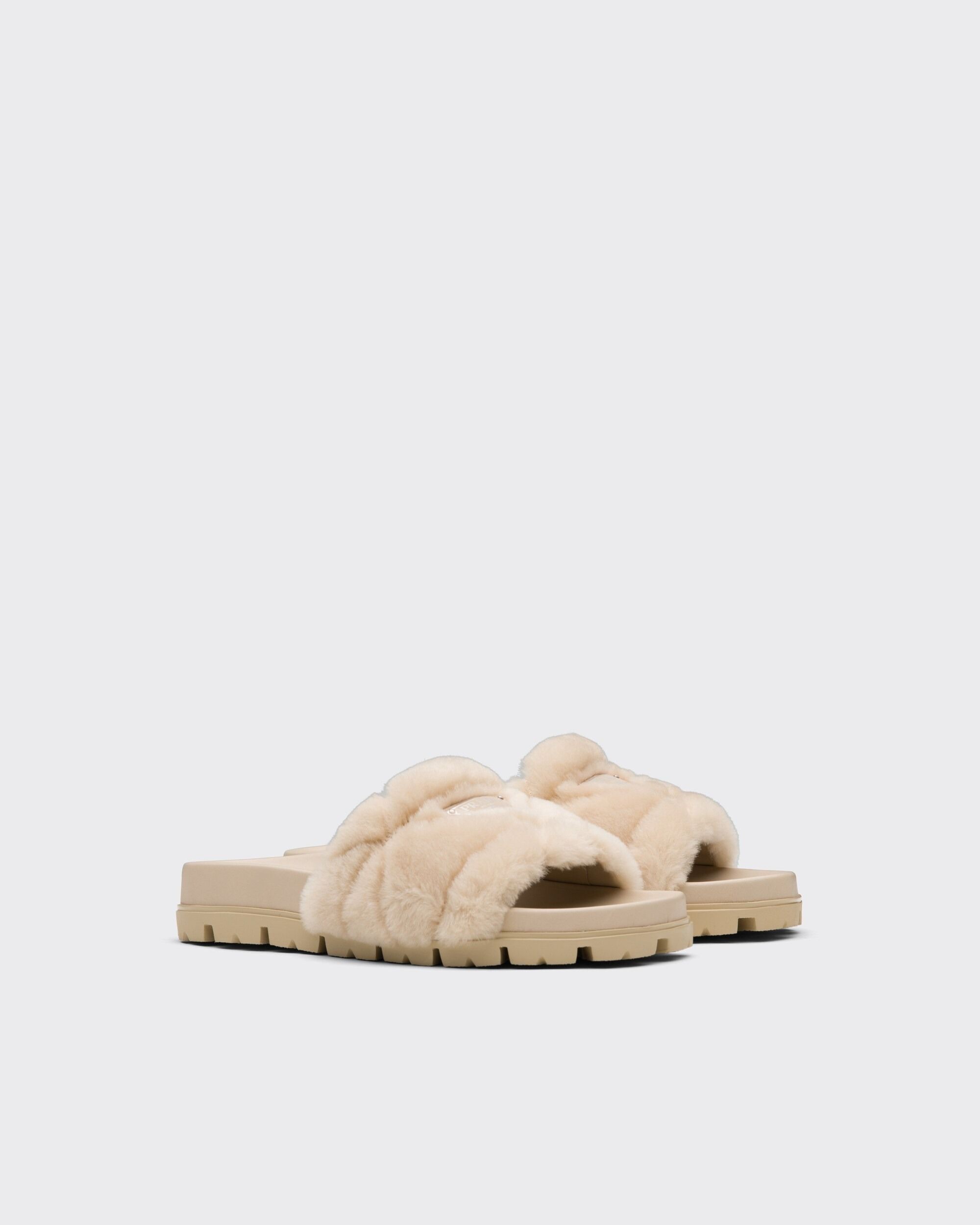PRADA プラダ シャーリングスライド ファーサンダル 人気 (PRADA ...
