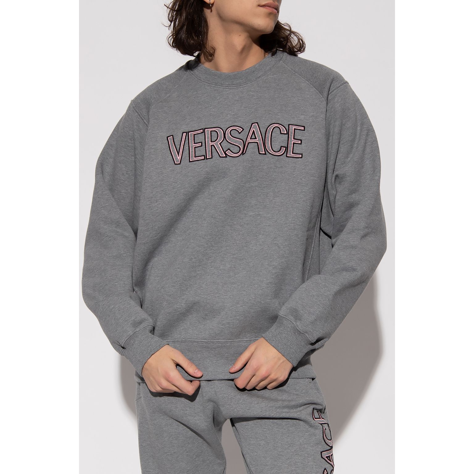VERSACE ブランドロゴ入り セットアップ グレー (VERSACE/セットアップ VERSACE ブランドロゴ入り セットアップ グレー (VERSACE/セットアップ