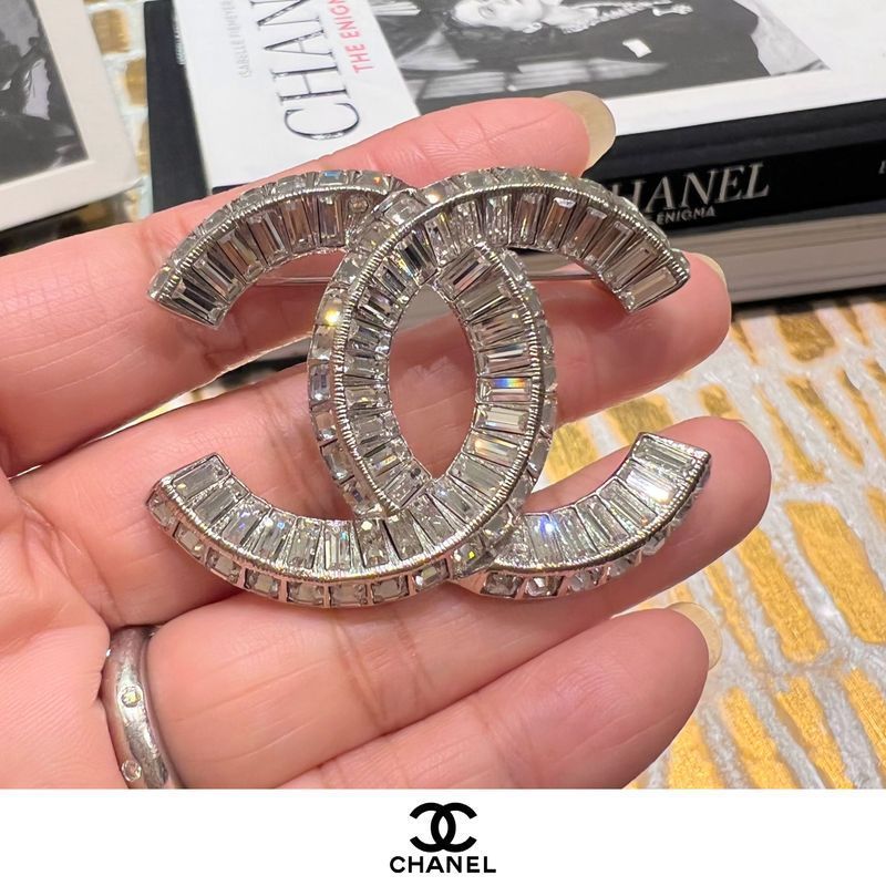 追跡付き☆CHANEL☆22クルーズ ブローチ☆とてもエレガント♪ (CHANEL 追跡付き☆CHANEL☆22クルーズ ブローチ☆とてもエレガント♪ (CHANEL