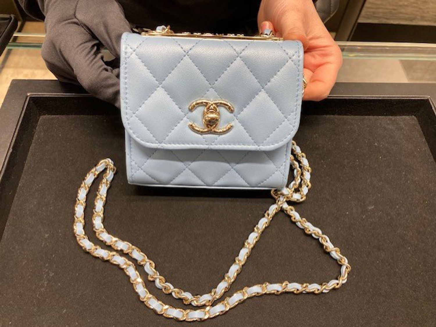 Chanel 可愛いお色miniチェーンバッグ Chanel ショルダーバッグ ポシェット A B079 Buyma