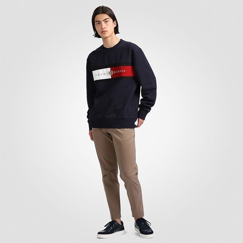 TOMMY HILFIGER 2022SS 雑誌掲載 スウェットシャツ ロゴ 刺繍 紺 TOMMY HILFIGER 2022SS 雑誌掲載 スウェットシャツ ロゴ 刺繍 紺