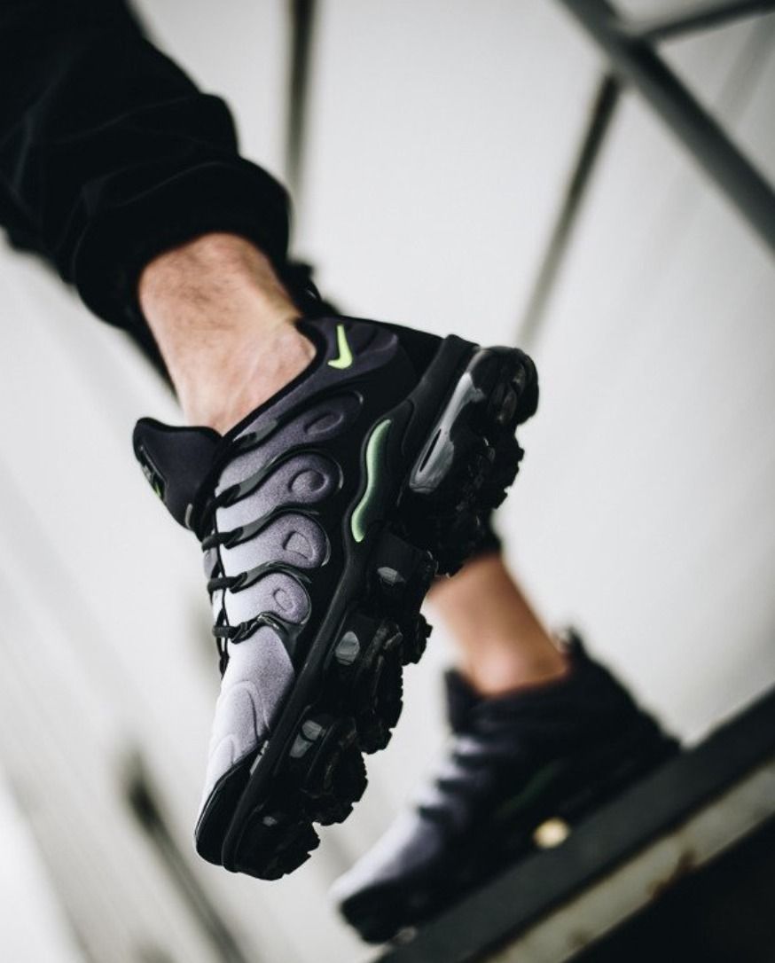 最新ヴェイパーマックス！☆完売必至☆Nike Air VaporMax Plus
