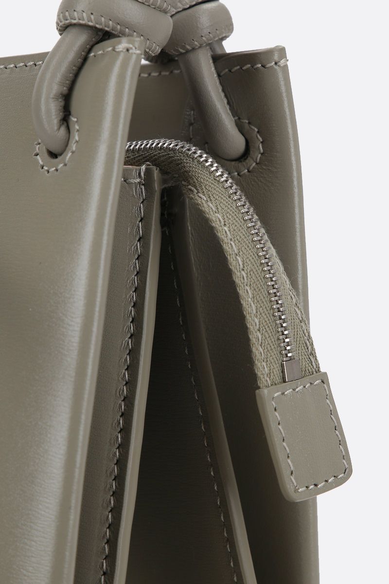 JIL SANDER エンボス加工ロゴ入り スモール レザーハンドバッグ (Jil ...