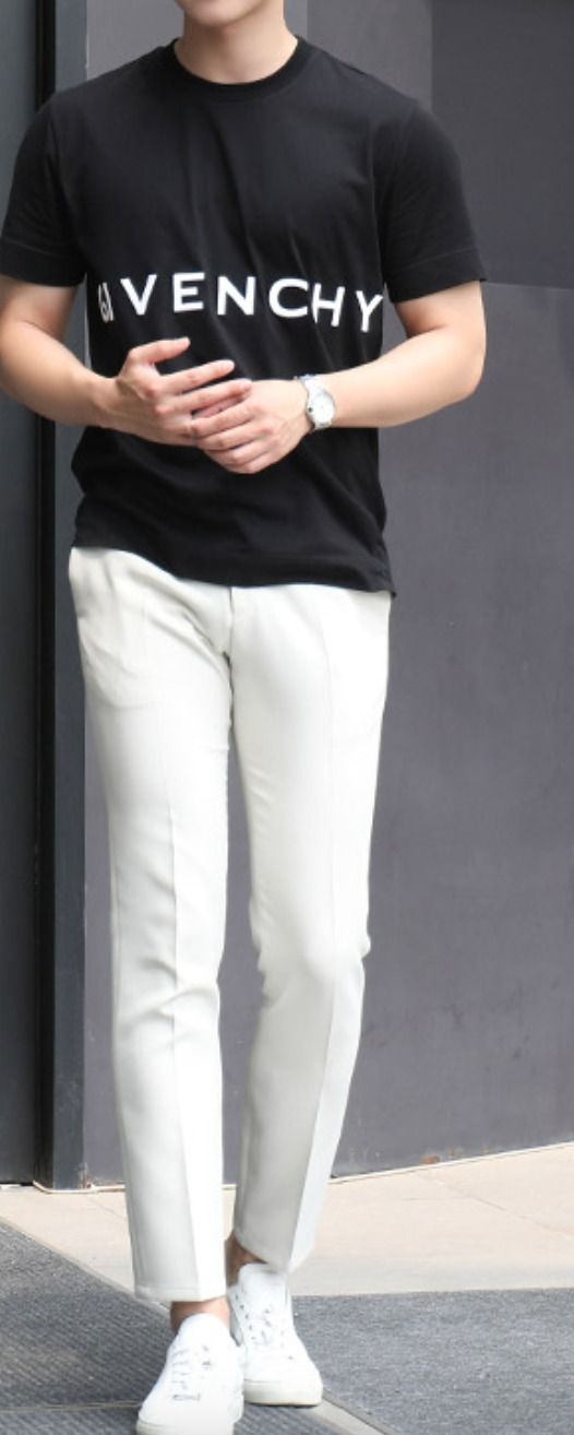 【GIVENCHY】4G 刺繍 スリムTシャツ Slim fit t-shirt in cotton with 4G embroidery | Givenchy CA