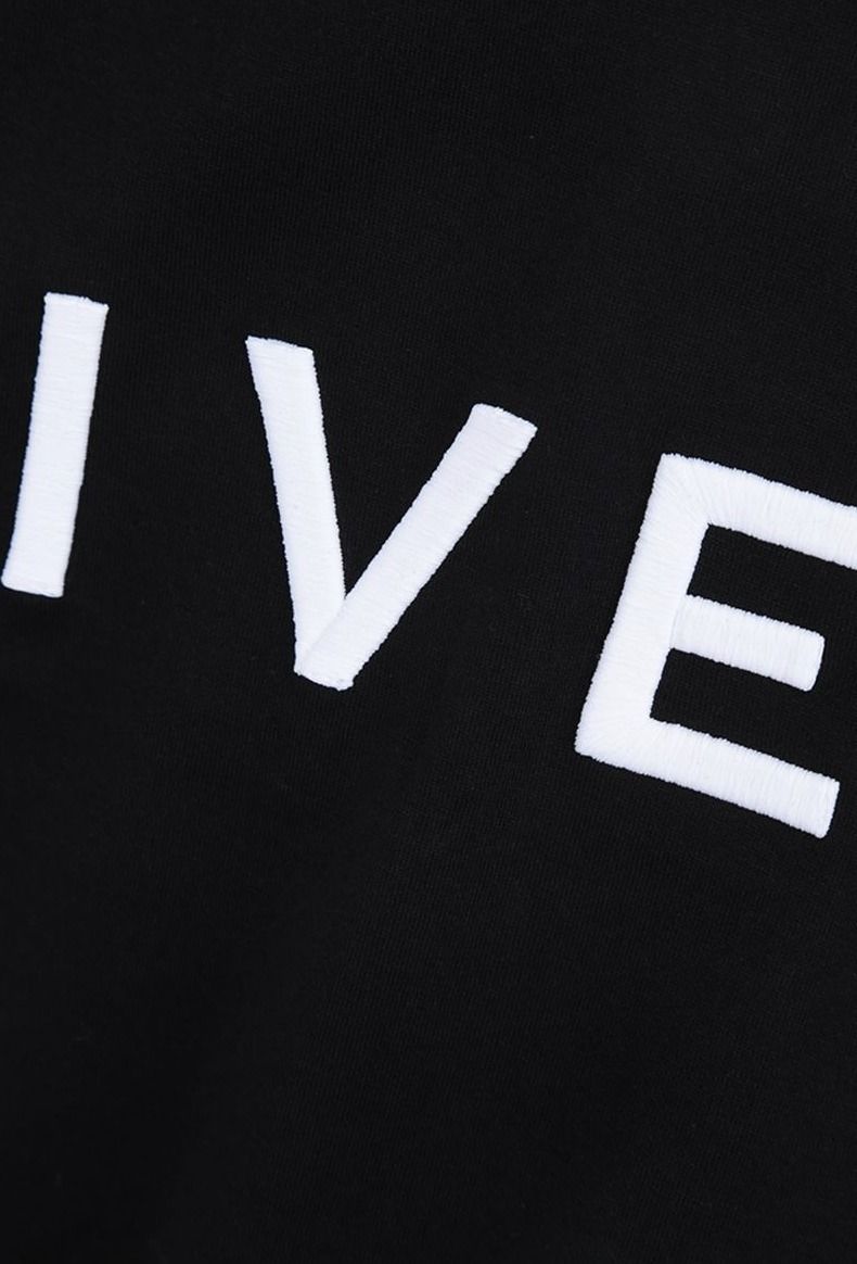 【GIVENCHY】4G 刺繍 スリムTシャツ Slim fit t-shirt in cotton with 4G embroidery | Givenchy CA
