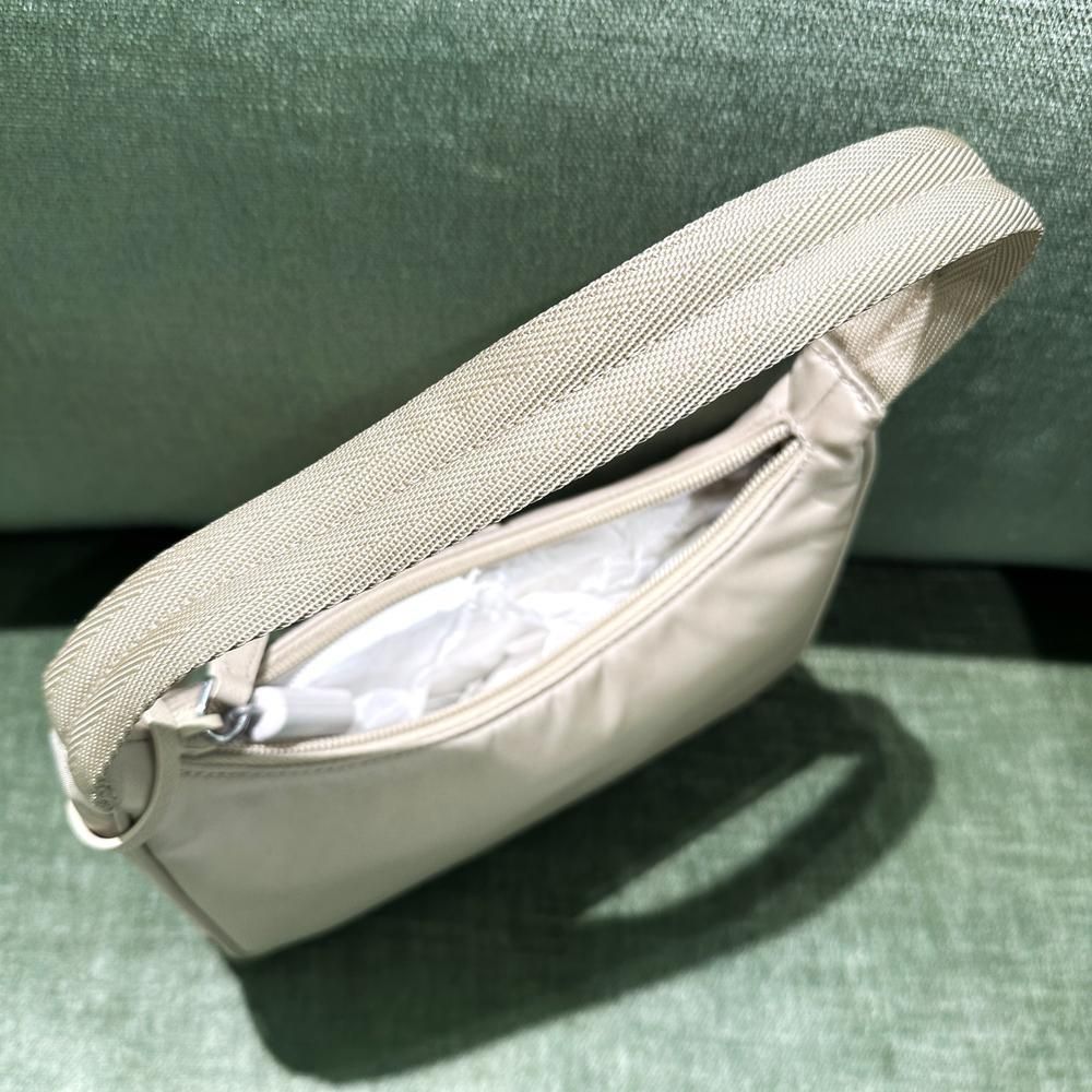 PRADA直営店買付☆Re-Nylon Re-Edition 2000 ナイロンミニバッグ