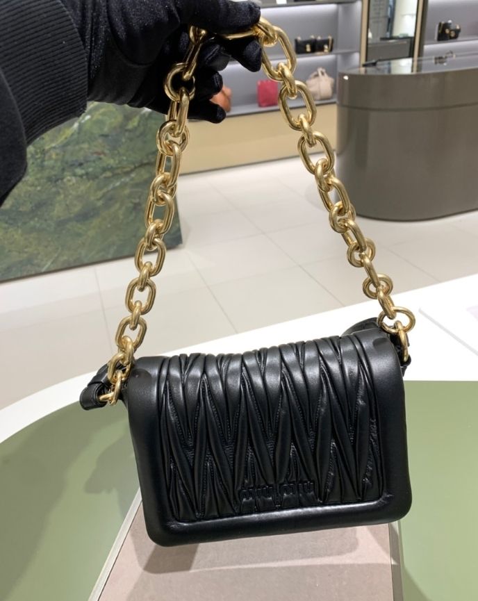 MiuMiu☆マテラッセ チェーンショルダーバック_5BD217 N88 F0002 MiuMiu☆マテラッセ チェーンショルダーバック_5BD217 N88 F0002