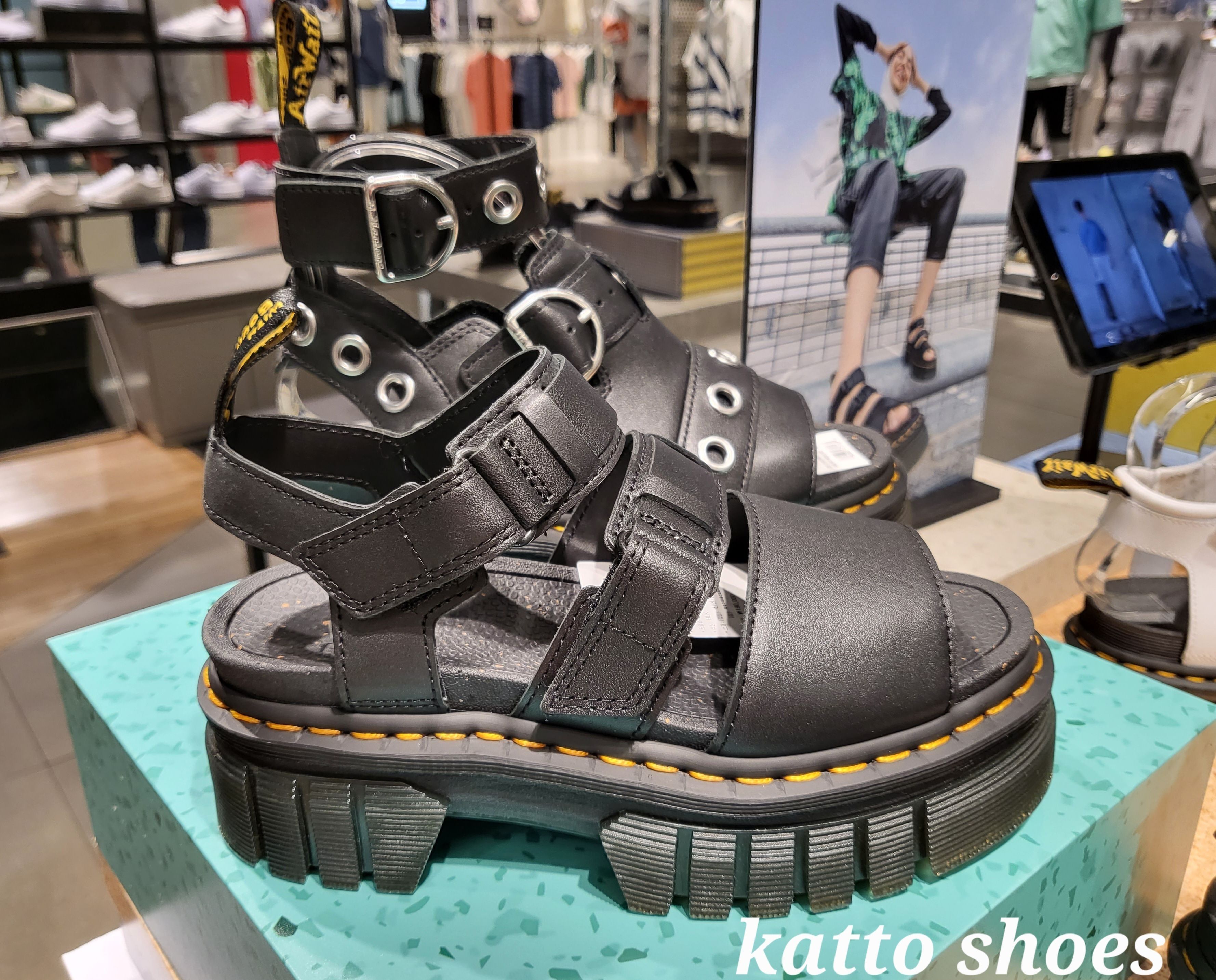 Dr Martens☆RICKI 3 STRAP SANDAL☆厚底 (Dr.Martens/サンダル