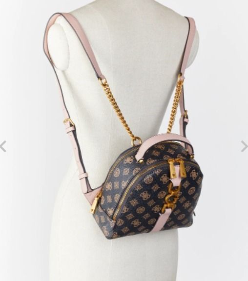 上品 モノグラム柄【Guess】ゲス スモールリュック バックパック 上品 モノグラム柄【Guess】ゲス スモールリュック バックパック