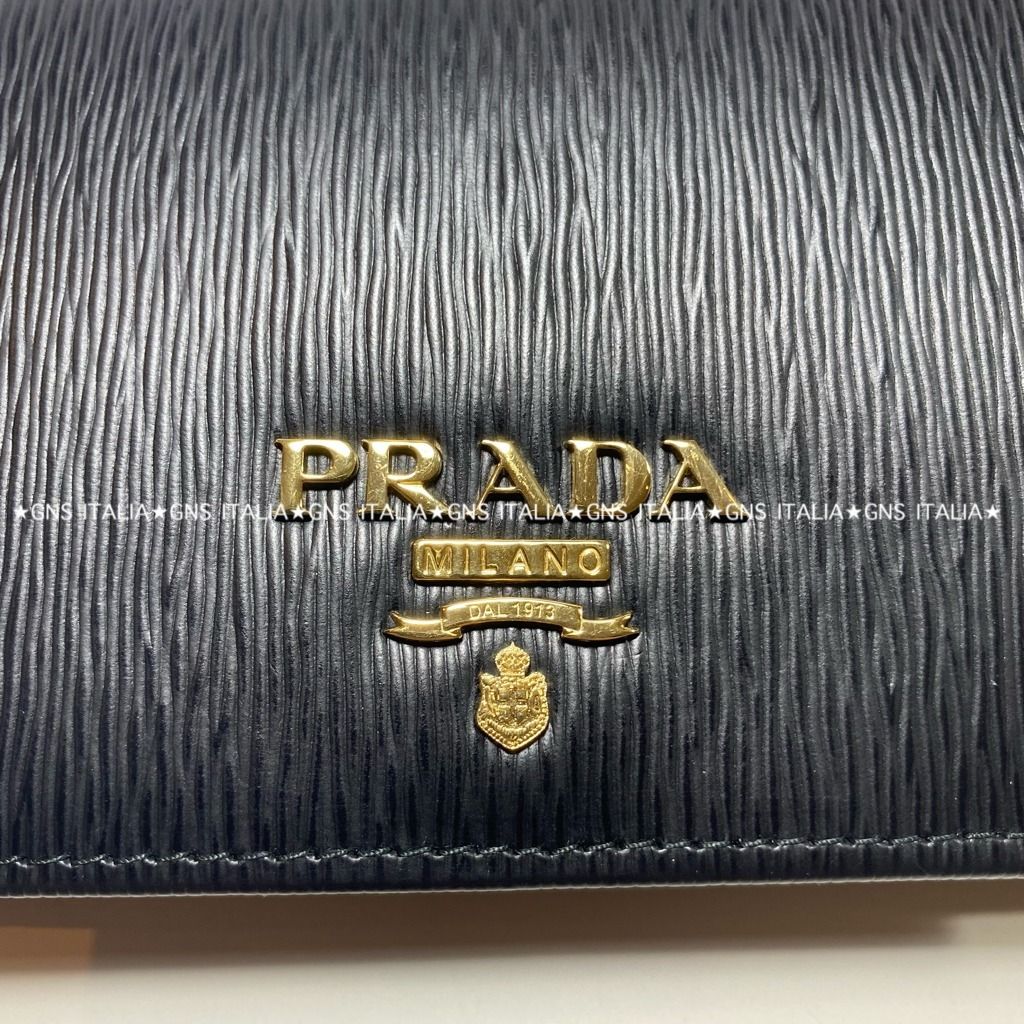 大人気☆VITELLO MOVE☆2つ折りコンパクト財布☆1MV204☆ (PRADA ...