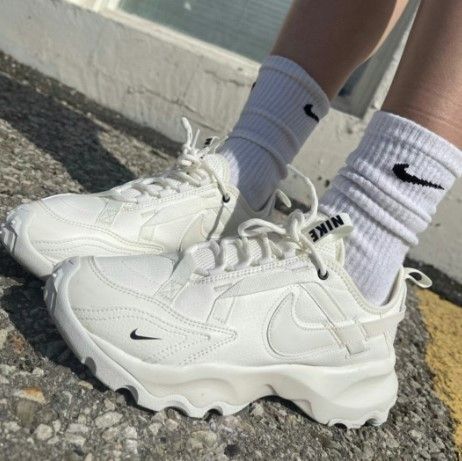お早めに☆NIKE WMNS☆TC 7900 ナイキ ウィメンズ SUMMIT WHITE (Nike
