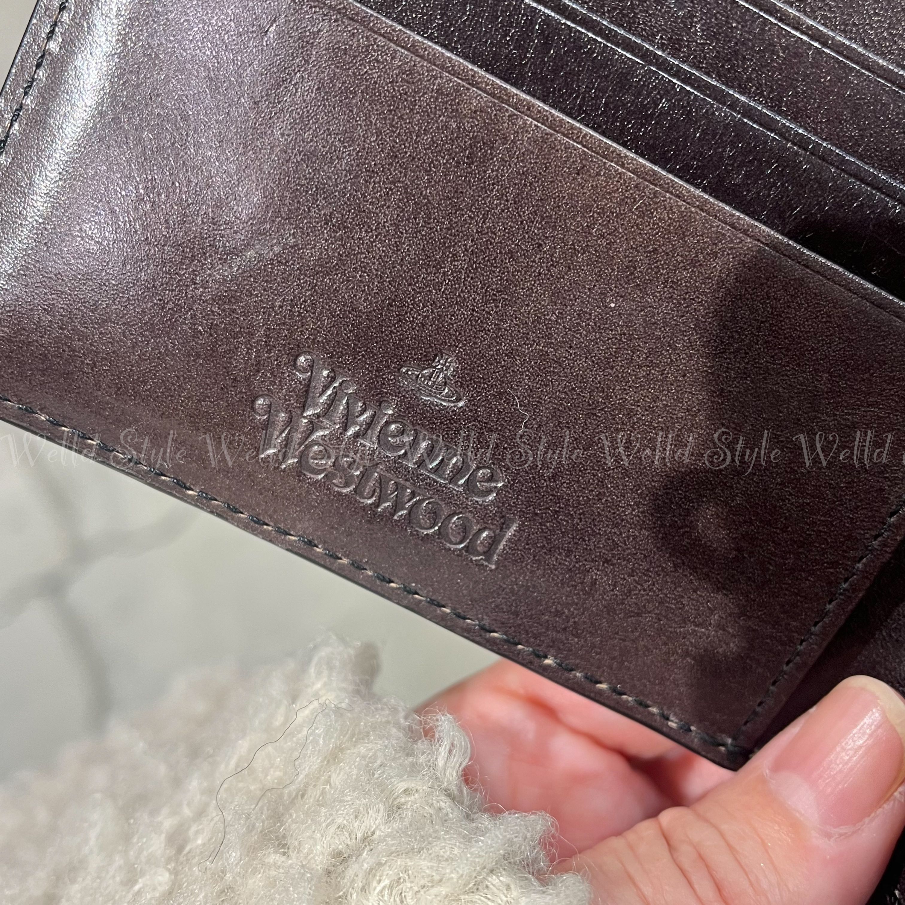 国内発送・すぐ届く ☆Vivienne Westwood コッパー 二つ折り財布