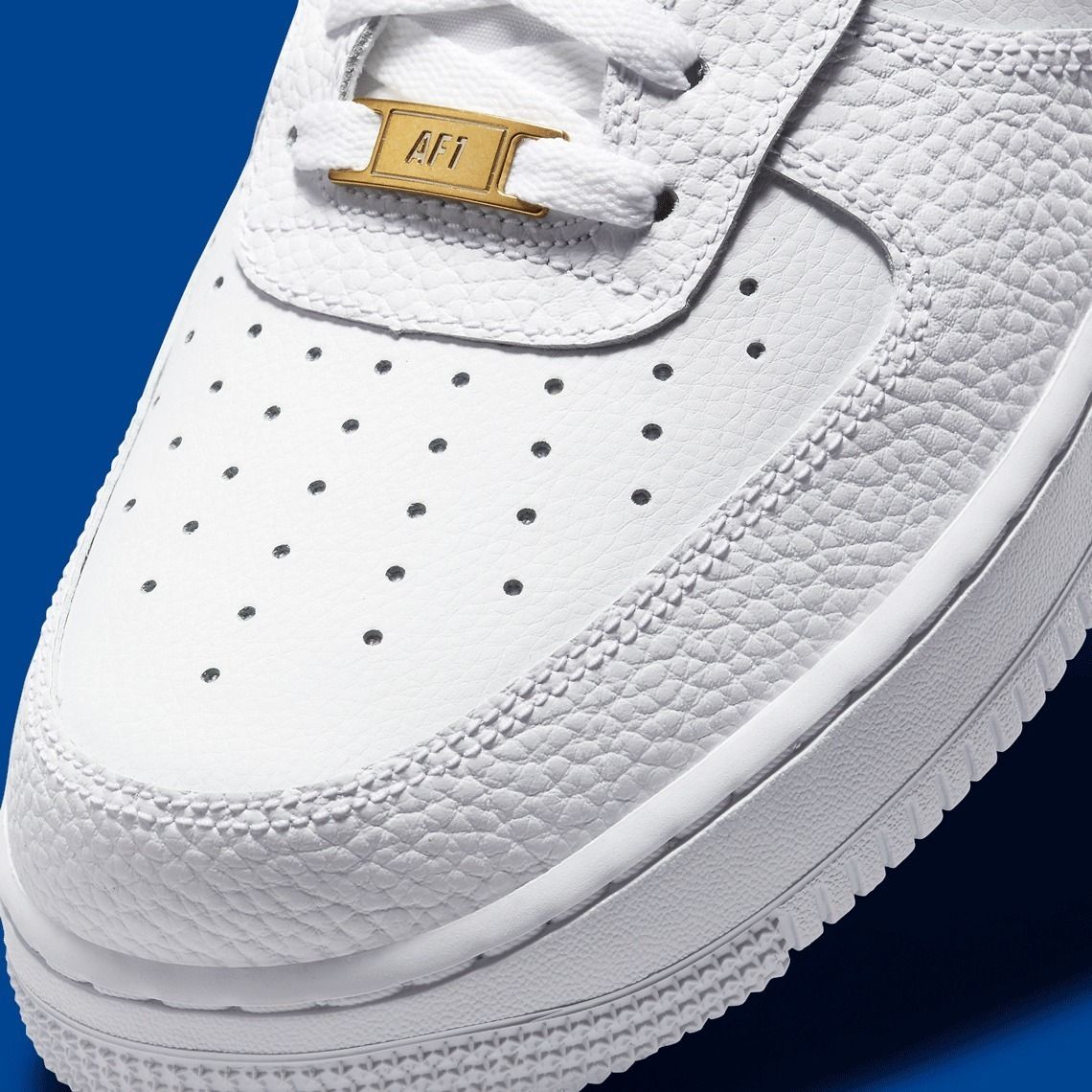 ★NIKE★送関込★大人気★永遠の定番スニーカー! エアフォース 1 ☆NIKE☆送関込☆大人気☆永遠の定番スニーカー! エアフォース 1