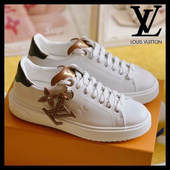 チャーム付♪カジュアルに!】ルイヴィトン スニーカー (Louis Vuitton 海外製 フェンディFENDIスニーカー38ヴィトンヴァレンティノセリーヌ スニーカー