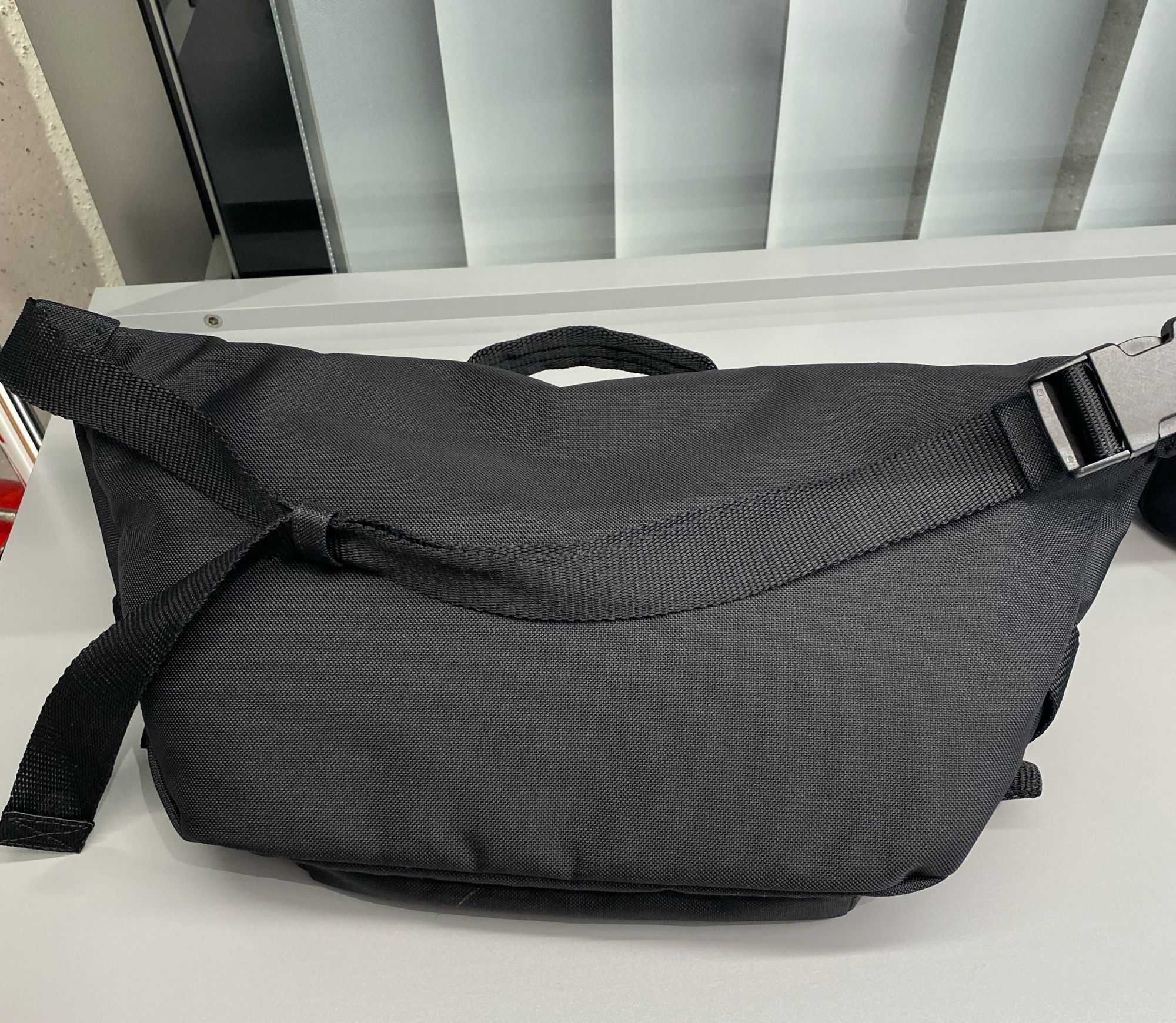 関税込☆BALENCIAGA☆ARMY ラージベルトバッグ (BALENCIAGA/バッグ ...