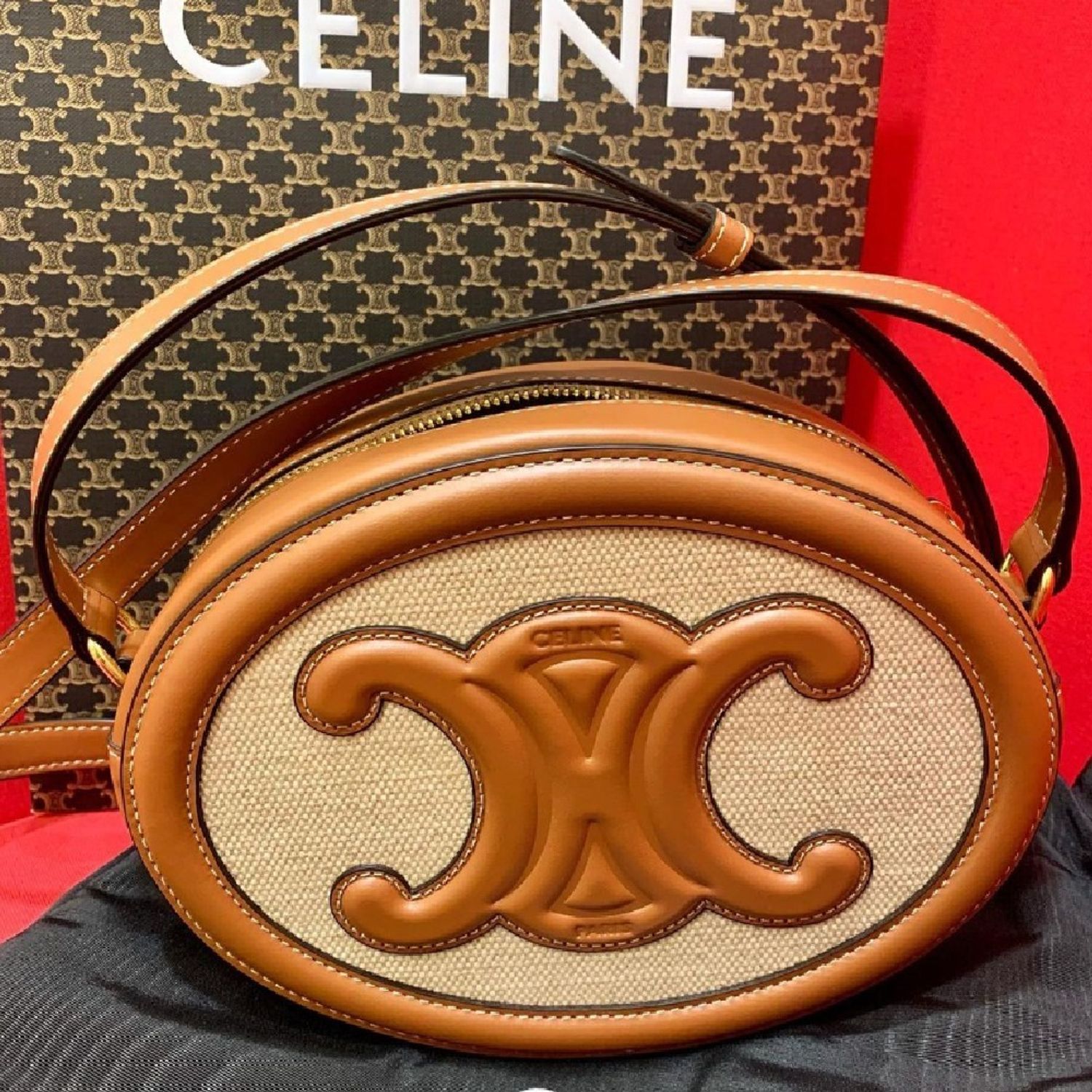 CELINE】クロスボディ オーバルパース キュイル トリオンフ (CELINE 