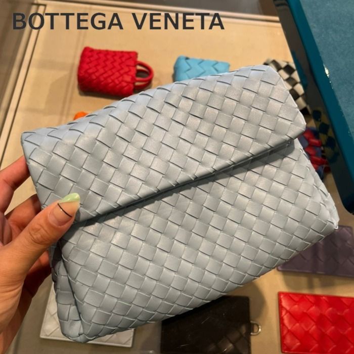 ボッテガヴェネタ イントレチャート レザー クラッチバッグ (BOTTEGA 雑誌で紹介された 値下げ中!ボッテガヴェネタ イントレチャート*財布*クラッチバッグ その他