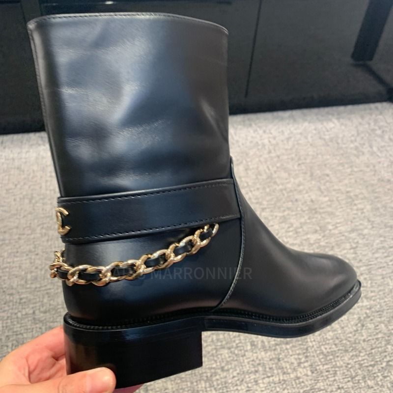☆使えるブーツ☆【CHANEL】ココマーク&チェーンショートブーツ ☆使えるブーツ☆【CHANEL】ココマーク&チェーンショートブーツ