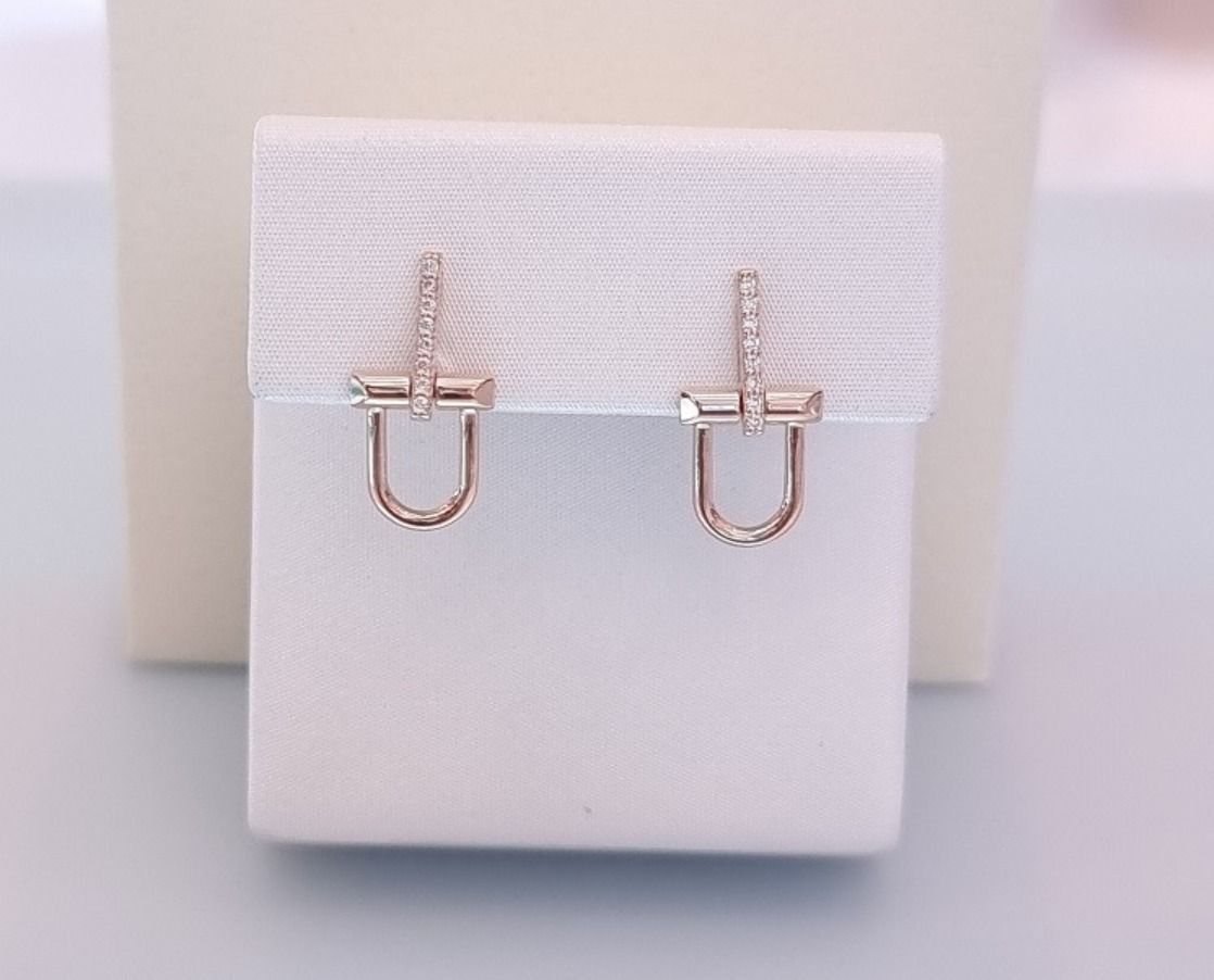 ☆韓国の人気☆【STONE HENgE】☆U LOCK 14K ピア.ス☆関税込☆ ☆韓国の人気☆【STONE HENgE】☆U LOCK 14K ピア.ス☆関税込