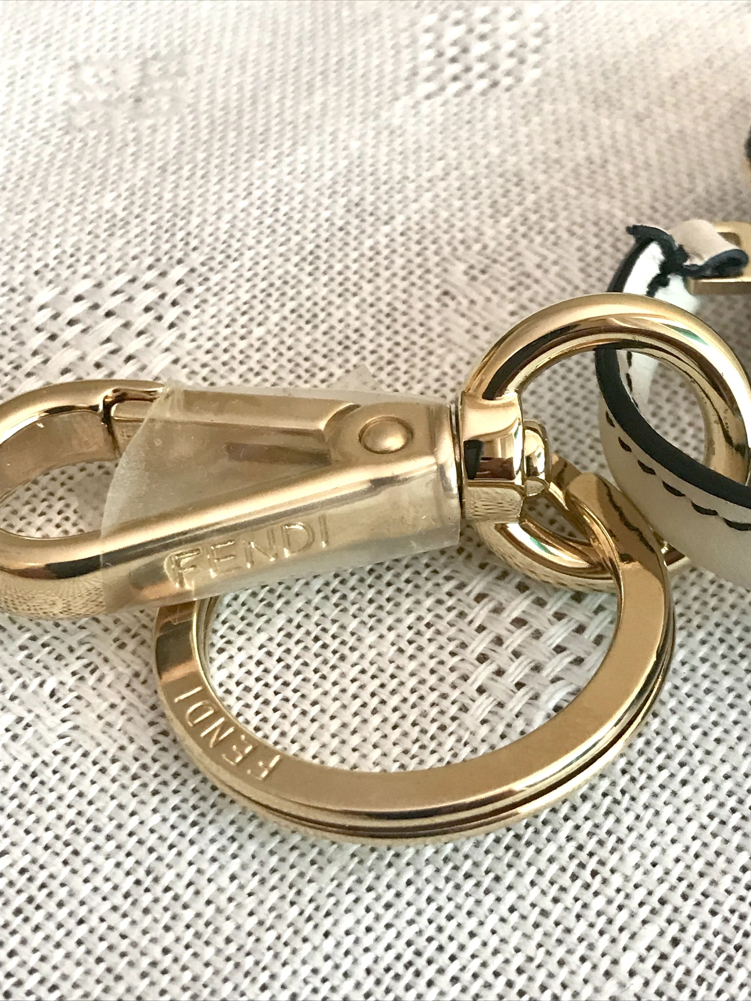 FENDI 大人可愛い☆PEEKABOO Leather keyring 安心の国内即発 FENDI 大人可愛い☆PEEKABOO Leather keyring 安心の国内即発