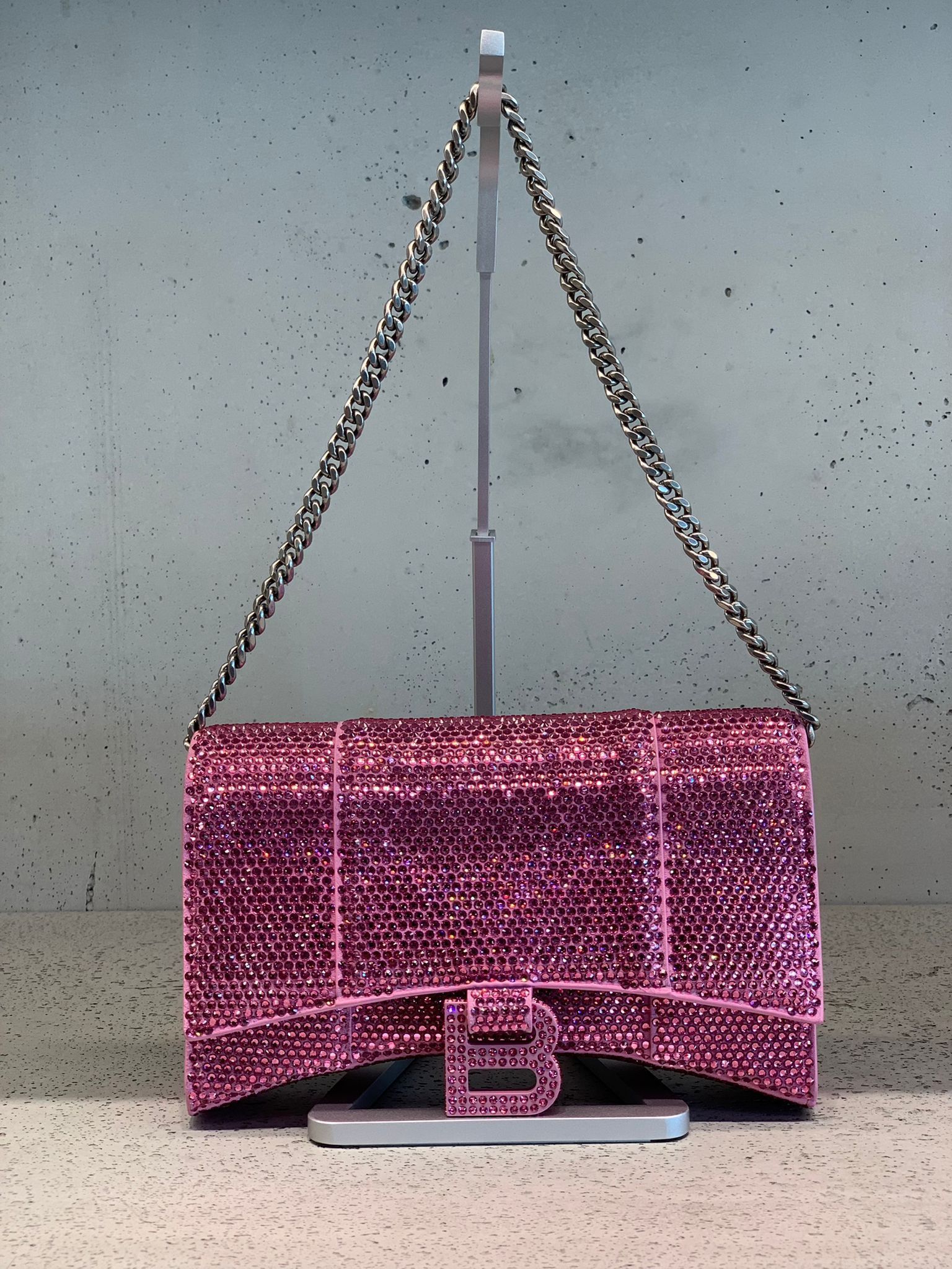 数量限定【BALENCIAGA】HOURGLASS チェーン財布 ラインストーン 数量限定【BALENCIAGA】HOURGLASS チェーン財布 ラインストーン