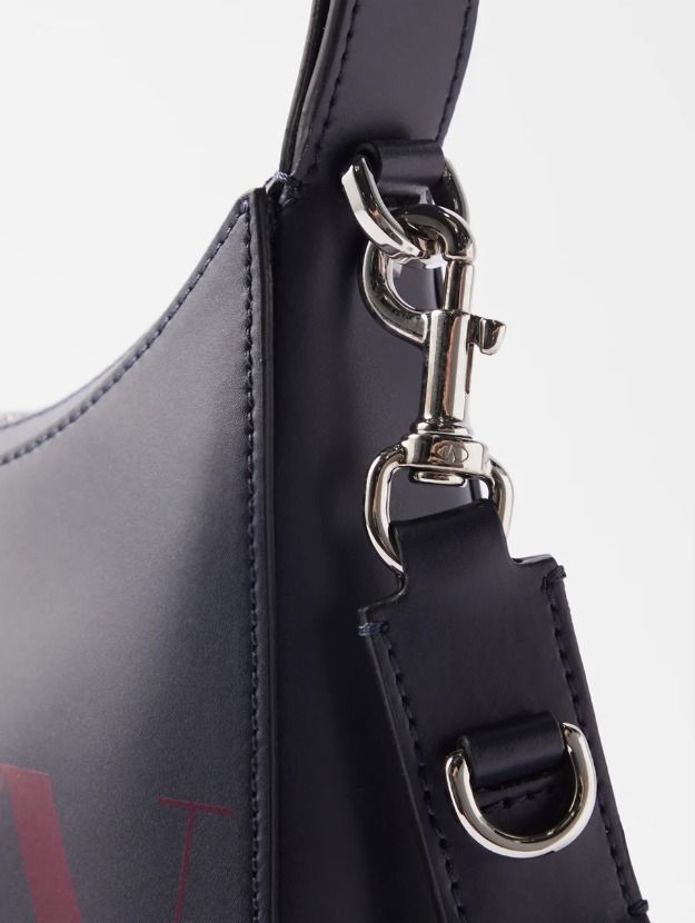 Valentino Garavani★VLTN レザークロスボディバッグ VALENTINO GARAVANI VLTN レザークロスボディバッグ【関税込