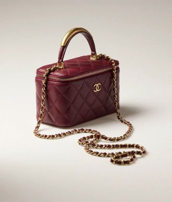 ☆大人めコーデにぴったり【 CHANEL 】ヴァニティー ケース (CHANEL