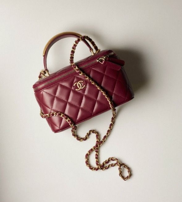 ☆大人めコーデにぴったり【 CHANEL 】ヴァニティー ケース (CHANEL