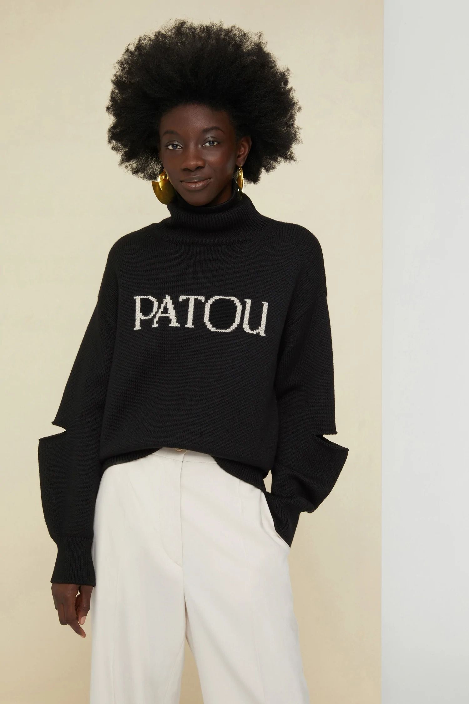 オススメ!新品☆PATOU パトウ カットアウト タートル ロゴ ニット オーセンティック 10月23日まで!最終☆新品 カットアウトタートルロゴニット PATOUパトウ ニット/セーター