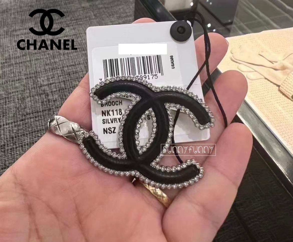 CHANEL ブローチ レザー 正規品 未使用