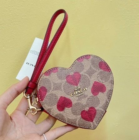 セールCoachシグネチャーロゴハート型コインケースリストレット (Coach