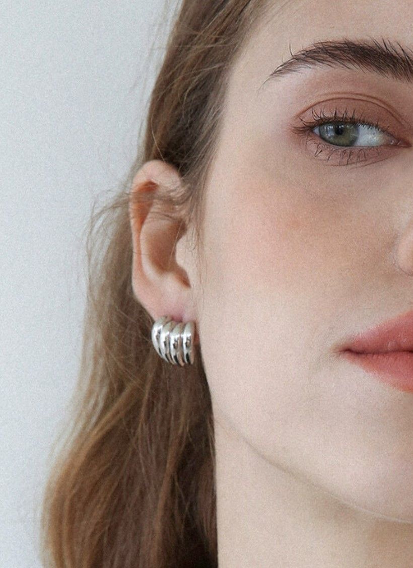 ピアス LAZY DAWN clam carry earring 韓国発【LAZY DAWN】clam carry earring E040☆ピアス (LAZY