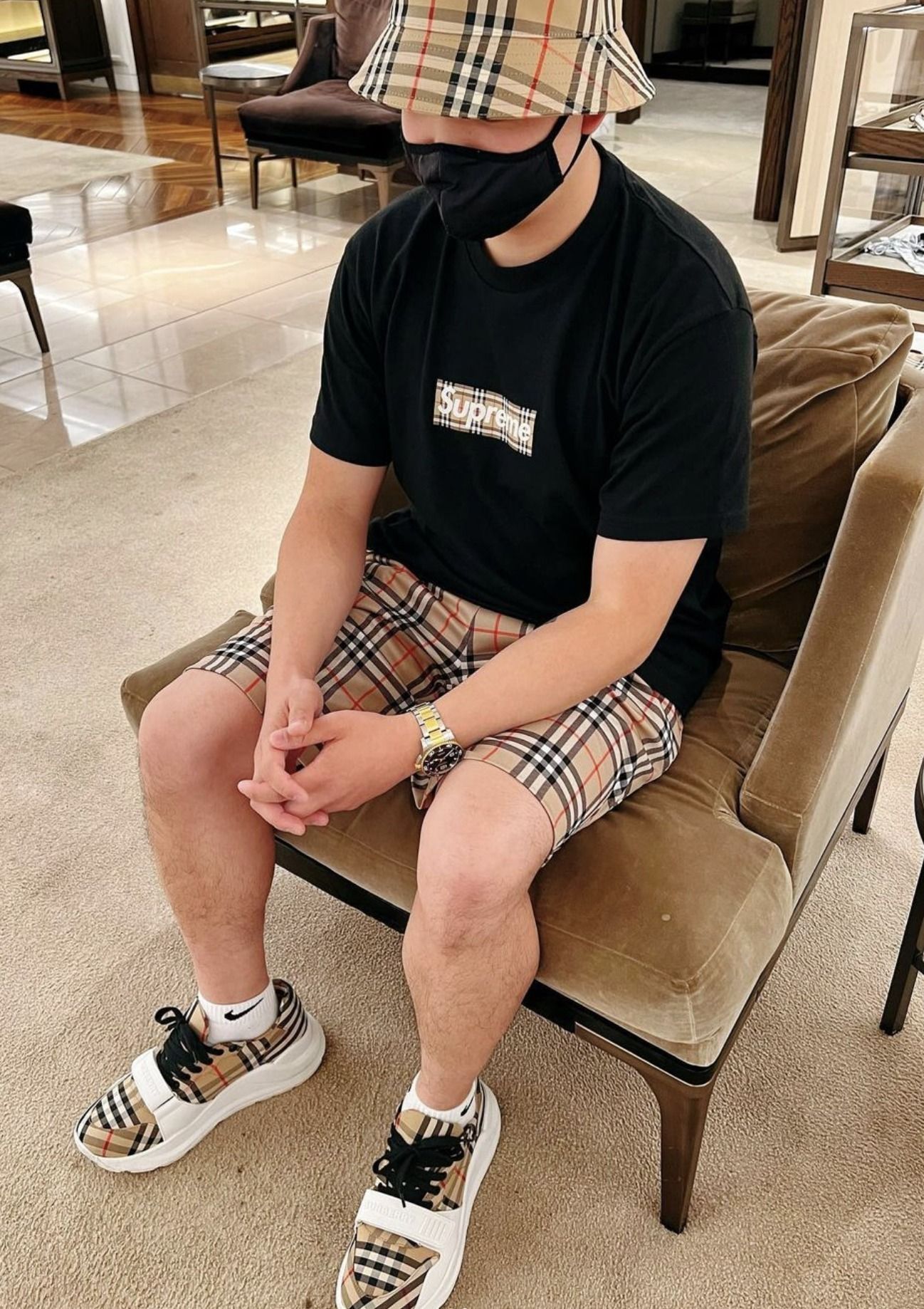 ☆Supreme x Burberry☆世界中で話題沸騰中のBOX LOGOTシャツ