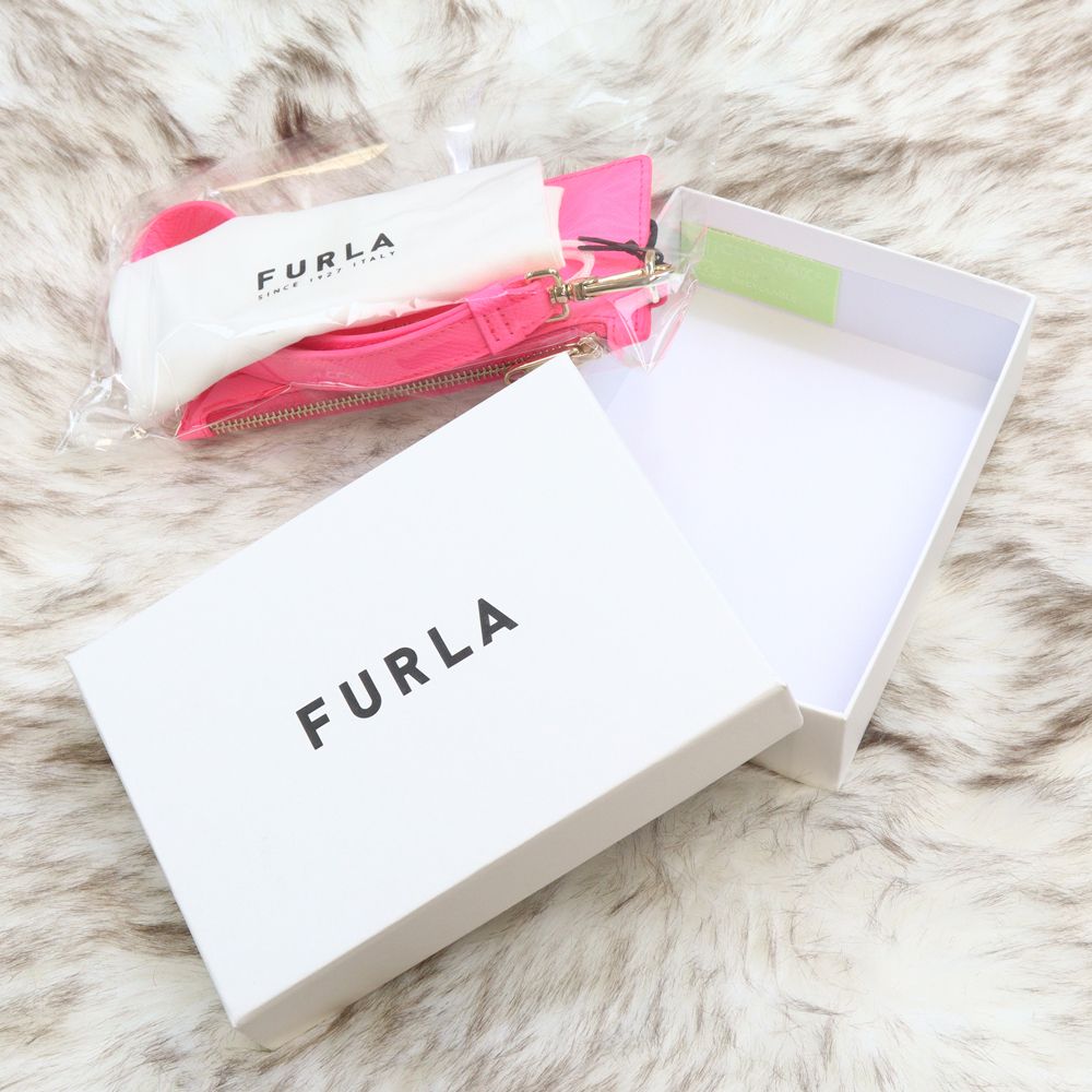 即発 FURLA ポーチ カードケース ストラップ付 WP00165 BOX付き 即発 FURLA ポーチ カードケース ストラップ付 WP00165 BOX付き