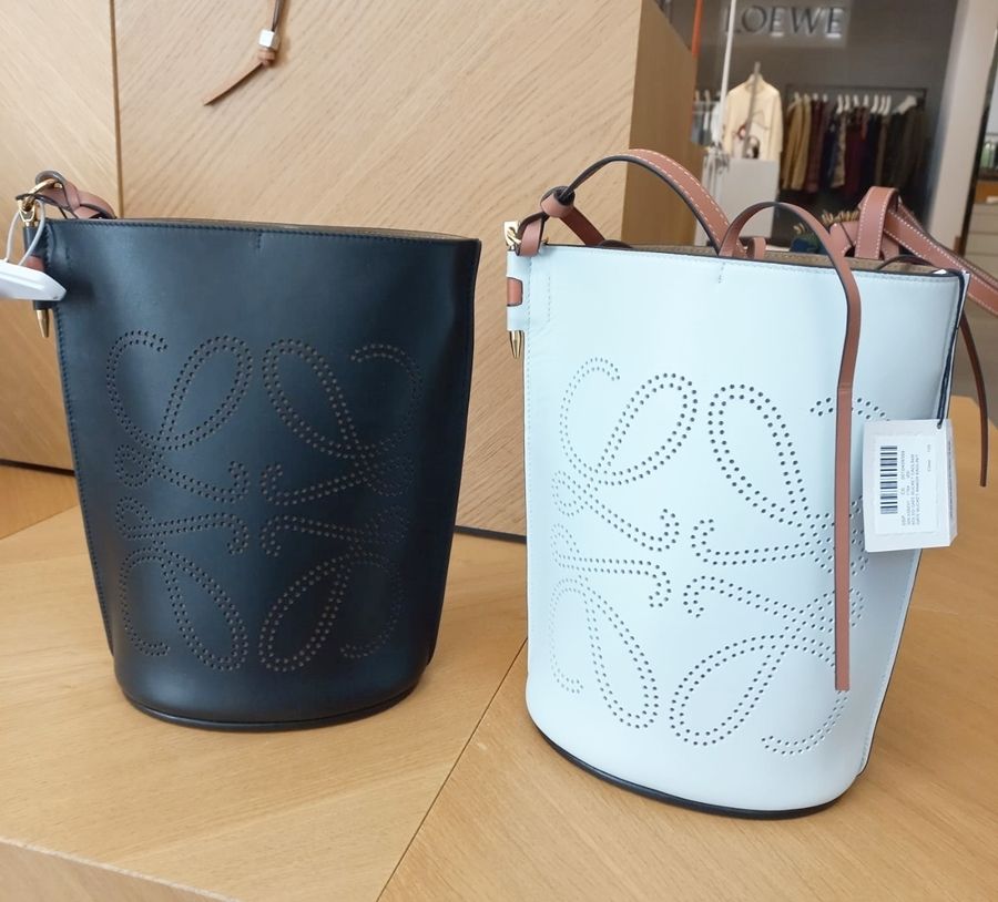 セール】ロエベ*アナグラムゲート バケットバッグ☆309.22BZ57 (LOEWE アウトレットモール店 ロエベアナグラムゲートバケットバック今週のみお値下げ★ ショルダーバッグ