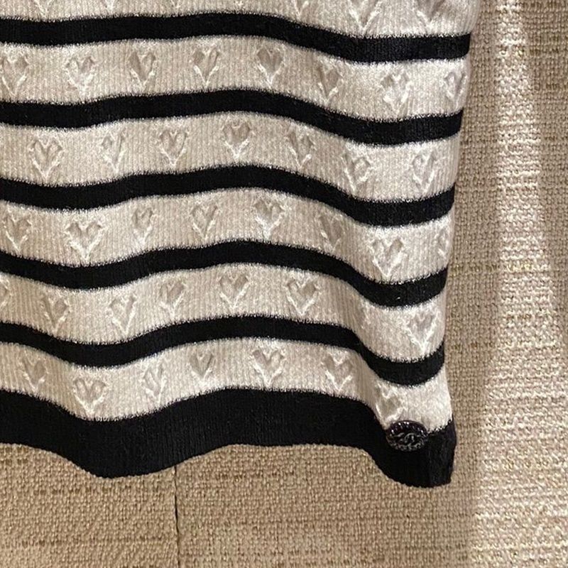 CHANELだからこそ叶う◇一目置かれる CCロゴ ニット トップス (CHANEL ...