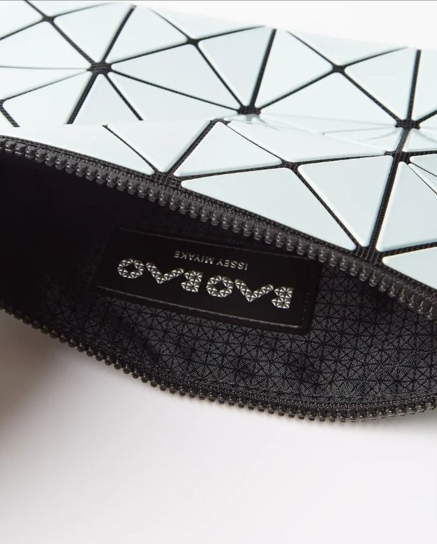 BAO BAO ISSEY MIYAKE ルーセント PVCクロスボディバッグ BAO BAO ISSEY MIYAKE ルーセント PVCクロスボディバッグ