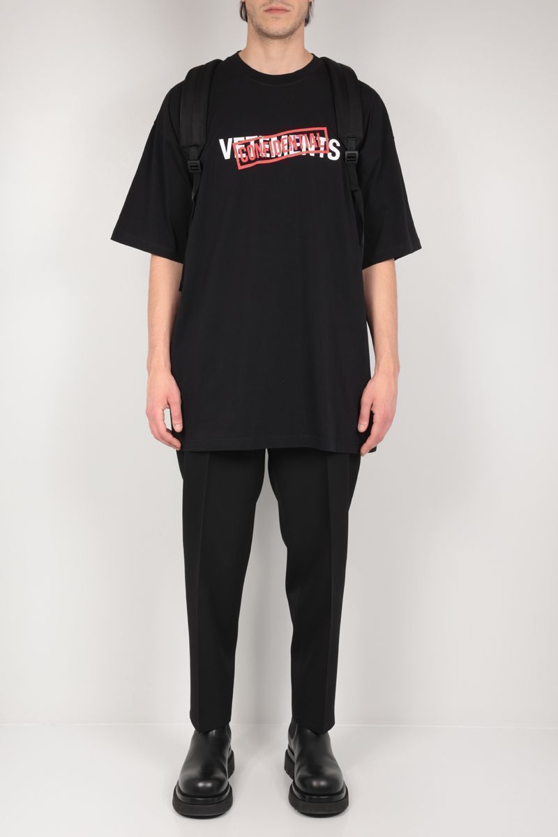 BTS SUGA着用☆関税込【VETEMENTS】Confidential Logo☆Tシャツ BTS SUGA着用☆関税込【VETEMENTS】Confidential Logo☆Tシャツ